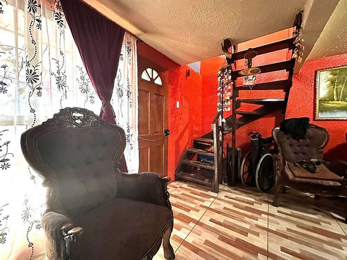 Comoda Casa Esquina De 4d+1b+2est En Puente Alto