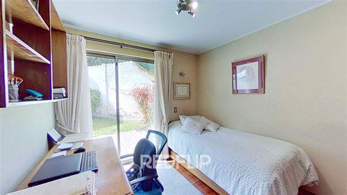 Casa En Venta En Los Dominicos /san Carlos De Apoquindo