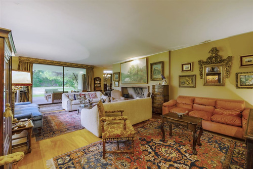 Casa En Venta De 5 Dorm. En Las Condes