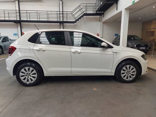 Imagen 4 de 17 de Volkswagen Polo Trendline Msi Manual