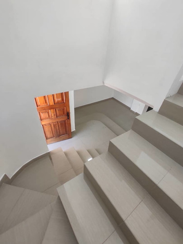 Imagen 7 de 10 de Town House Trigal Norte Gabriela 04121324237