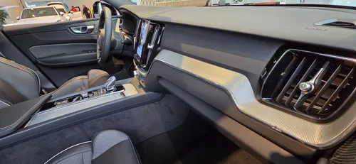 Xc60 Recharge Ultra Dark T8