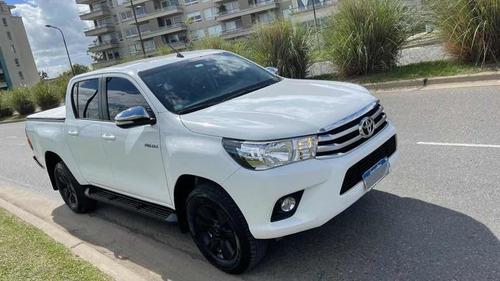 Toyota Hilux 2.8 Cd Srv 177cv 4x4 At 2016