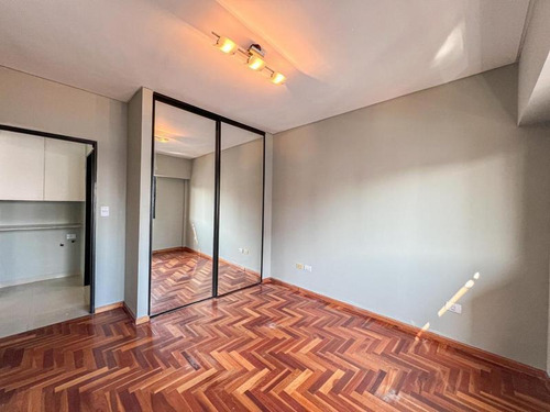 Imagen 13 de 24 de Semipiso De 2 Ambientes En Venta Piso Alto Italia 272