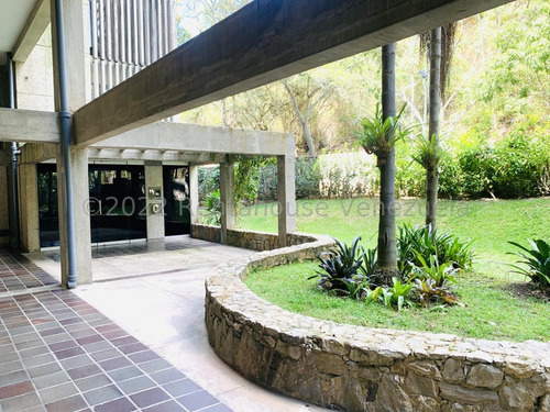 Ss: Vende Apartamento 23-26449 En Las Esmeraldas De 154 M2, 4h/3b/2pe
