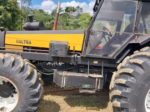 Trator Valtra Bh 180 Com Muck Florestral E Baldeadeira