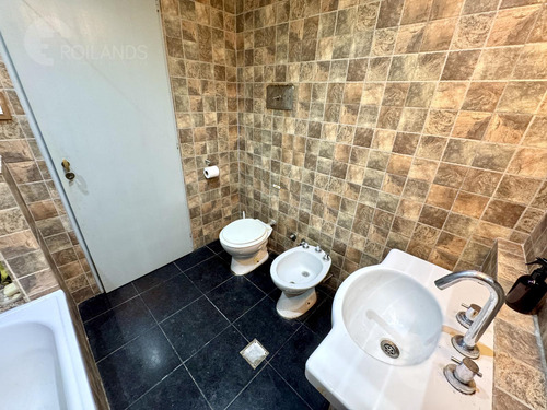 Venta Casa 3 Ambientes Con Terraza, Cochera Y Patio En Ciuda