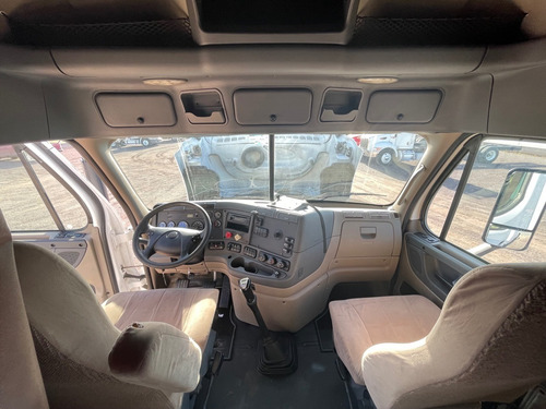 Imagen 10 de 15 de Freightliner Cascadia
