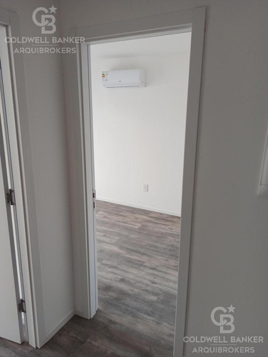 Apartamento De 2 Dormitorios En Alquiler En Centro