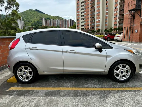 Ford Fiesta 1.6 Hatchback Se