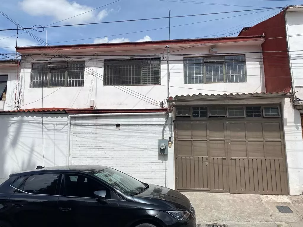 Casa En Renta Con Y/o Construccion Con Uso De Suelo Comerci