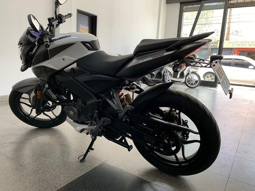 Bajaj Rouser Ns 200