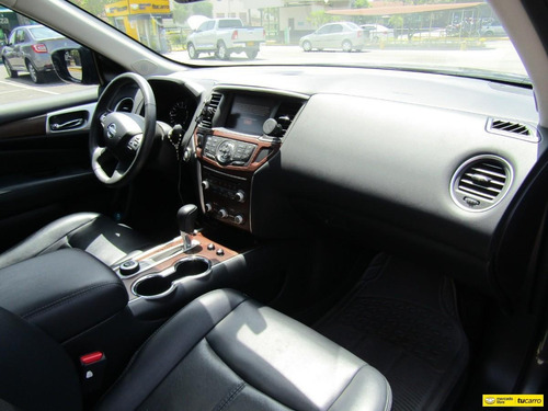 Nissan Pathfinder Exclusive