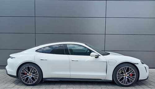 Porsche Taycan Gts 590hp
