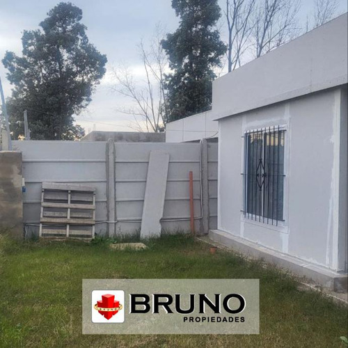 Casa En Venta En Mariano Acosta