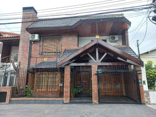 Chalet En Venta En Moron Centro