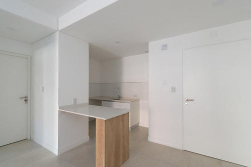 Venta Dos Ambi. Con Cochera Y Baulera En Devoto Milaires, Edificio Aires De Lapacho. Full Amenities