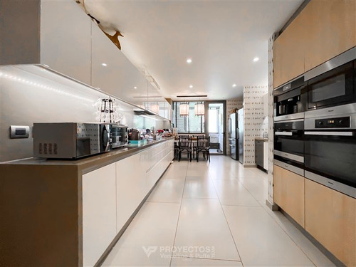 Departamento En Venta De 3 Dorm. En Vitacura