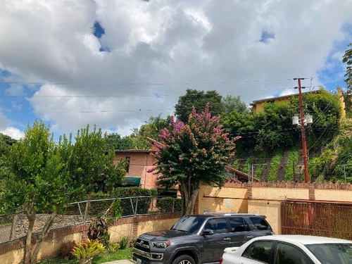 En Venta Acojedora Casa De Una Sola Planta En La Union Calle Privada. Sal