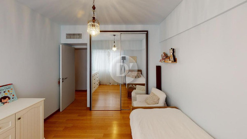 Departamento En Venta, 4 Ambientes, Con Cochera Y Baulera. Vicente López, Sobre Avenida Libertador.
