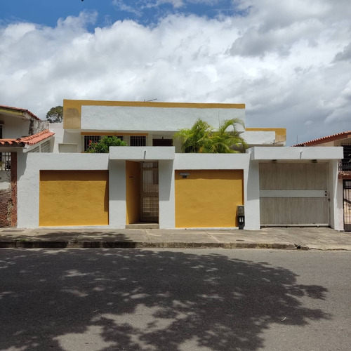 Sky Group Vende Casa De Una Sola Planta En Trigal Norte Calle Abierta