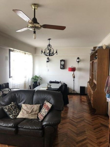 Semipiso De 4 Ambientes, Muy Buena Ubicación !!!