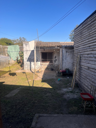Venta De Casa En Ciudad De Chuy (con Patio Y Vivienda Al Fondo)