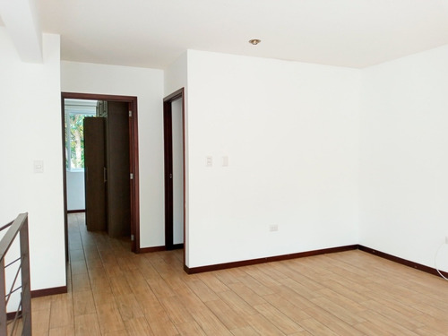 Imagen 7 de 10 de Casa En Venta