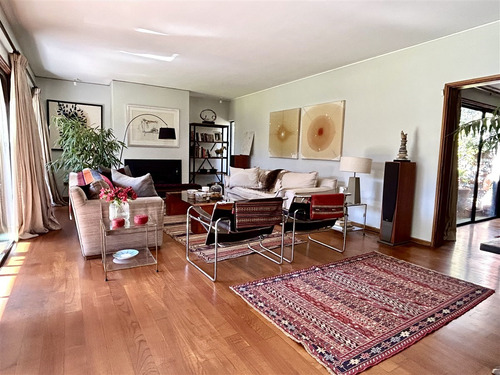 Casa En Venta De 5 Dorm. En Lo Barnechea