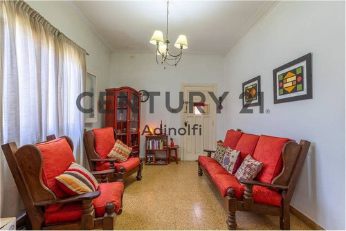 Imagen 1 de 21 de 138 E/ 517 Y 518 - Venta De Casa En Ph Al Frente De 2 Dormitorios