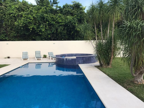 Casa De 2 Niveles En Lagos Del Sol