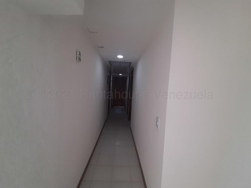Imagen 7 de 12 de Alquiler De Apartamento Semi Amoblado En Maracaibo