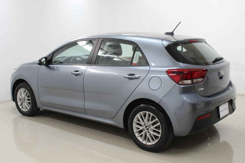Imagen 3 de 15 de Kia Kia Rio Hb 2018 4 Cilindros
