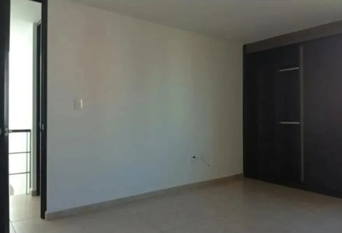 Hermosa Casa En Venta En Circuito Puerta Del Sol 1, El Pueblito, Querétaro, México. Cmr
