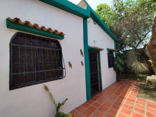 Vende Amplia Casa En Tinaquillo Edo Cojedes 01-23