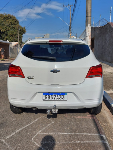 Chevrolet Onix Joy hatch 1.0 8V Black Edition Flex