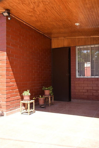 Casa En Venta De 3 Dorm. En Maipú
