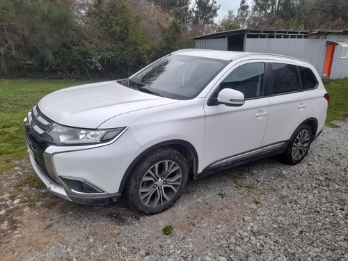 Mitsubishi Outlander 2.4 4x4 4x4 Gld 2.4