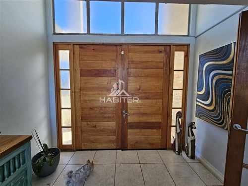 Casa En Venta De 4 Dorm. En Talca