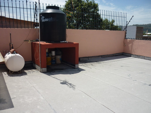 Imagen 4 de 14 de Una Casa Reforzada Con 4 Columnas.
