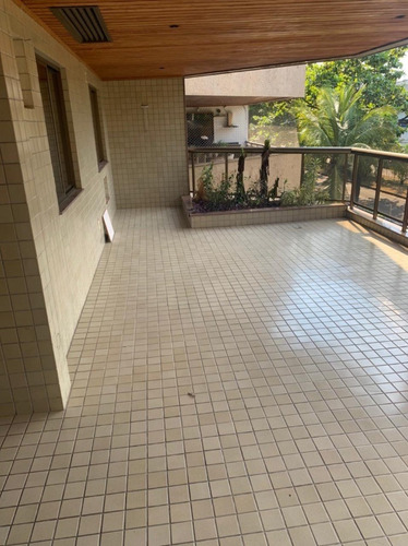 Apartamento À Venda Na Avenida Genaro De Carvalho, Recreio Dos Bandeirantes, Rio De Janeiro - Rj - Liv-11895