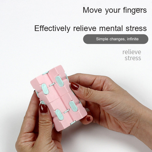 La Descompresión Del Cubo De Rubik De Puzzle Inspira Imagina