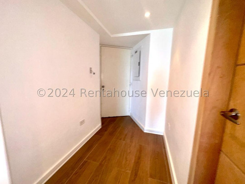 Lujoso Apartamento En Venta En Lomas De Las Mercedes Iq25-2581
