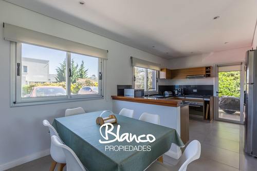 Casa En Alquiler En La Lomada, Pilar - Impecable Estado!