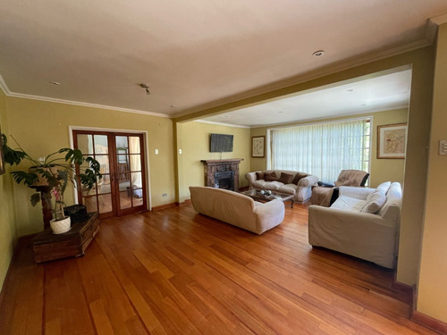 Arriendo Amplio Chalet Ubicado En Miraflores Bajo