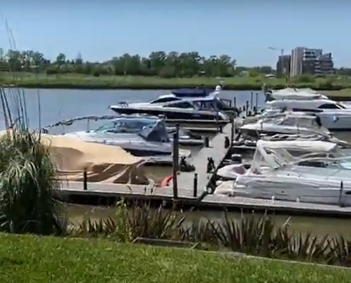 Imagen 3 de 14 de Planta Baja Al Rio Con Jardín En Venta En El Yacht, Nordelta, Tigre