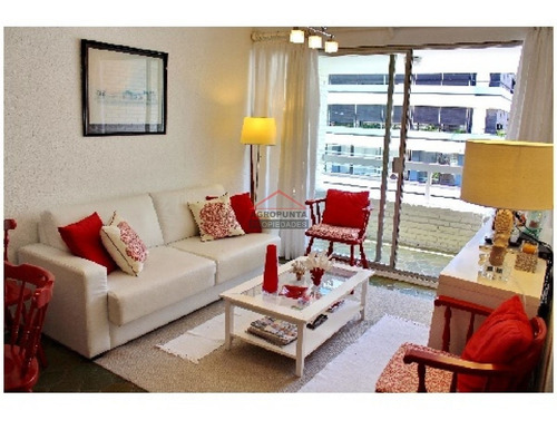 Apartamento En Peninsula, 2 Dormitorios *- Ref: 2926