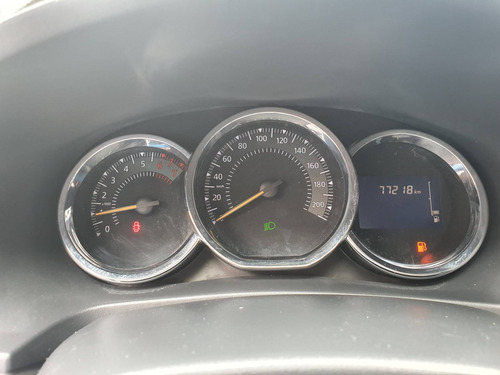 Renault Logan 1.6 Dynamique 8v Flex 4p Manual