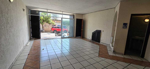 Local Con Oficinas En Centro De Tonalá
