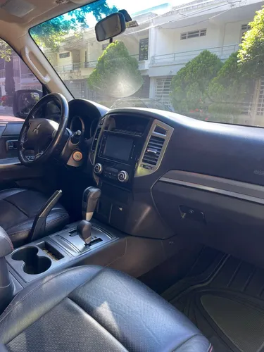Mitsubishi Montero 3.5 Hard Top